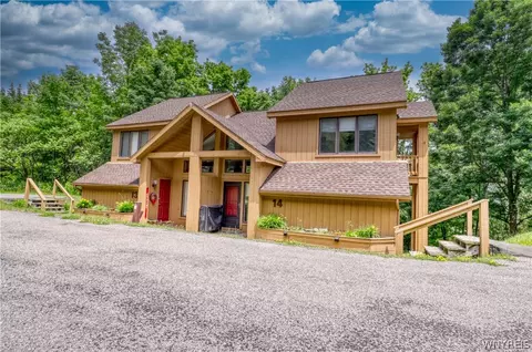 14 Snowpine, Great Valley, NY 14731