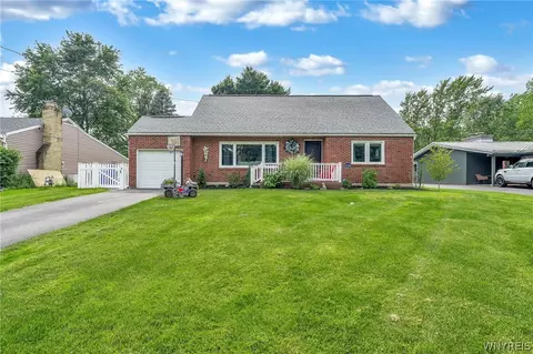 5030 Meadowbrook Rd, Buffalo, NY 14221