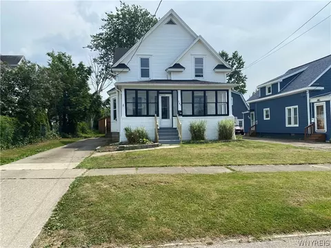 147 W 6th St, Dunkirk, NY 14048