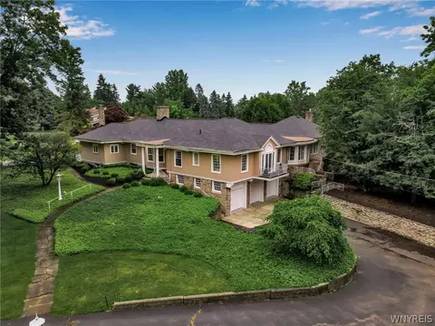 300 Brompton Rd, Amherst, NY 14221