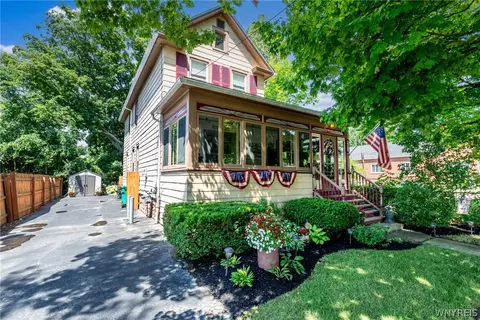 678 91st St 647 Pasadena Ave, Niagara Falls, NY 14304