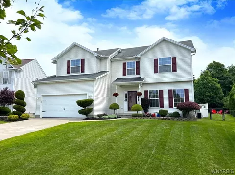 2789 Christopher Blvd, Hamburg, NY 14075