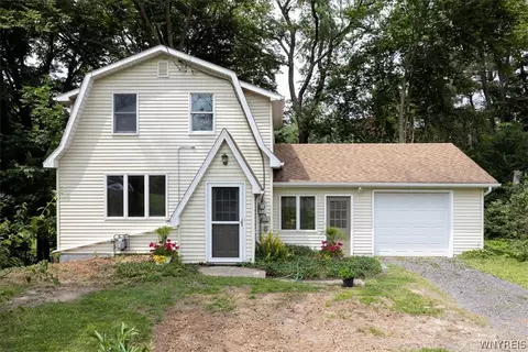 11456 Blanchard Rd, Holland, NY 14080