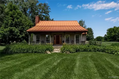 11930 Clarence Center Rd, Newstead, NY 14001