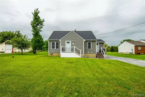 332 Westwood Rd, Lancaster, NY 14086