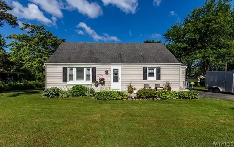 60 Kings Rd, Elma, NY 14059