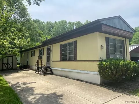 136 Carefree Ln, Cheektowaga, NY 14227