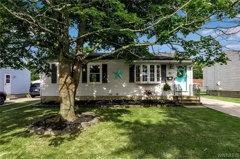 52 Penwood Dr, Cheektowaga, NY 14227