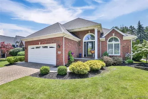 108 Thamesford Ct, Amherst, NY 14221