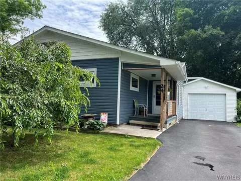 24 Chapel St, Belfast, NY 14711