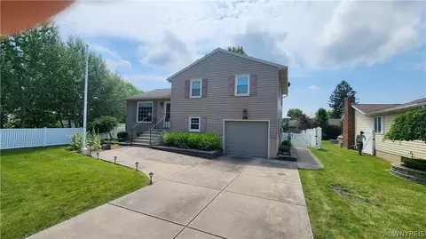 8415 Ziblut Ct, Niagara, NY 14304