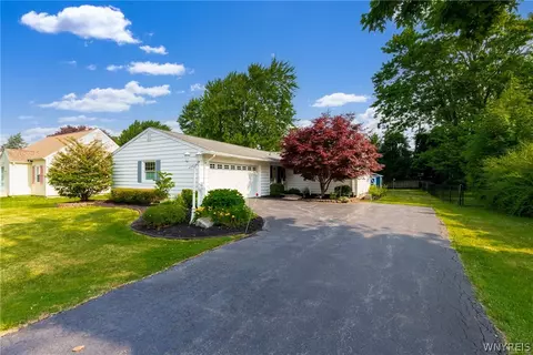 6235 Dorchester Rd, Lockport, NY 14094