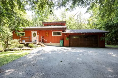 83 Hardwood Rd, Glenwood, NY 14069
