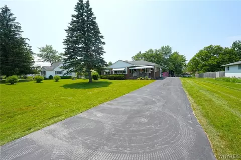 90 Winona Rd, Elma, NY 14059