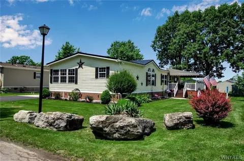 9908 Limehouse Dr, Clarence, NY 14031