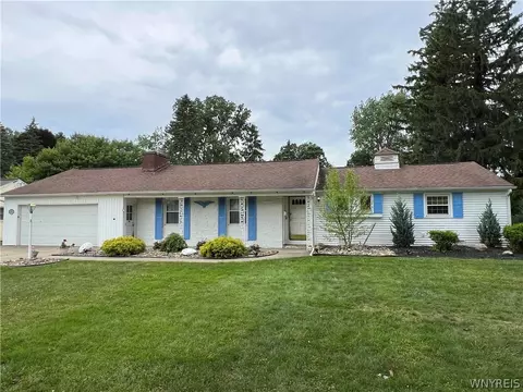 4580 Greenbriar Rd, Buffalo, NY 14221