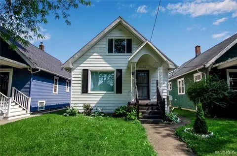 2468 Willow Ave, Niagara Falls, NY 14305