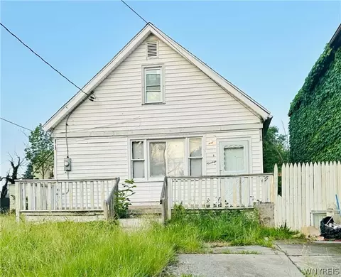 19 Person St, Buffalo, NY 14212
