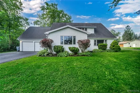 7637 Ellicott Rd, West Falls, NY 14170