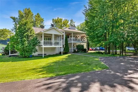 506 Ward Rd, North Tonawanda, NY 14120