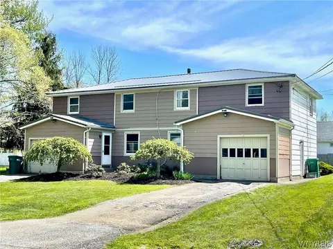 3971 Park Ave, Hamburg, NY 14075