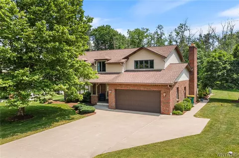 8187 Roseville Ln, East Amherst, NY 14051