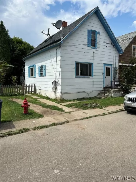 122 Weimar St, Buffalo, NY 14206