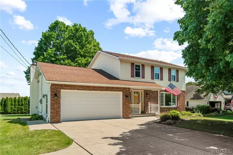 5541 Rogers Rd, Hamburg, NY 14075