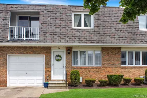 134 Rebecca Park, Buffalo, NY 14207