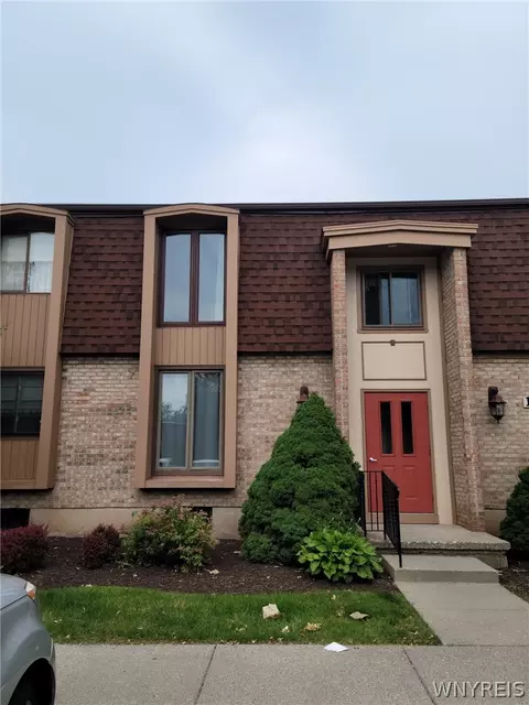 100 Groton Dr #1, Amherst, NY 14228