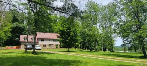 5173 Whitcomb Rd, Amity, NY 14813