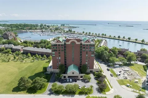 1101 Admirals Walk Cir, Buffalo, NY 14202