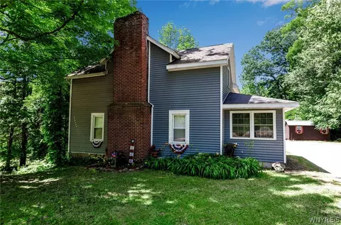 11339 Bennett State Rd, Hanover, NY 14136