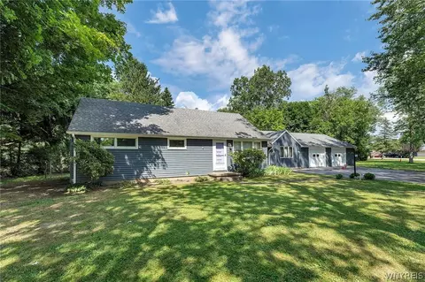 967 Clearvue Dr, Alden, NY 14004