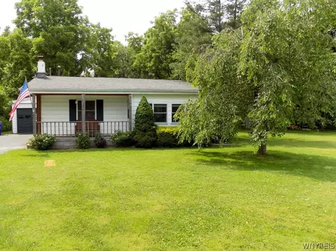9244 Tonawanda Crk Rd, Clarence Center, NY 14032