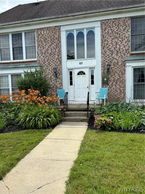 85 Carriage Dr #3, Orchard Park, NY 14127