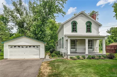 6430 Webster Rd, Orchard Park, NY 14127
