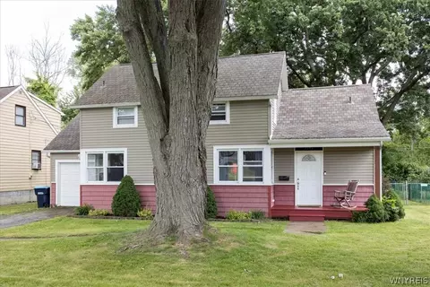 3575 Warner Dr, Grand Island, NY 14072