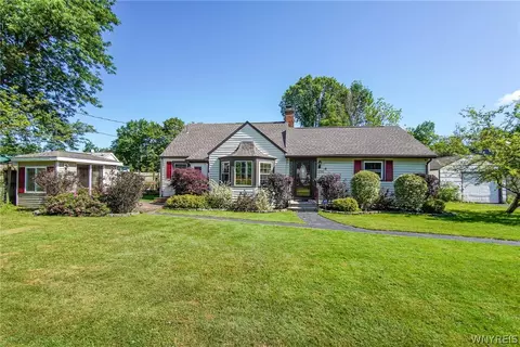 358 Eisenhower Ave, Evans, NY 14006