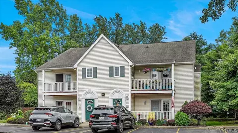32 Brookfield Ln #4, Cheektowaga, NY 14227