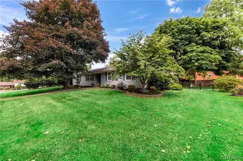 455 Howell Pkwy, Ridgeway, NY 14103