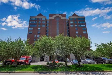 75 Ojibwa Cir #405, Buffalo, NY 14202