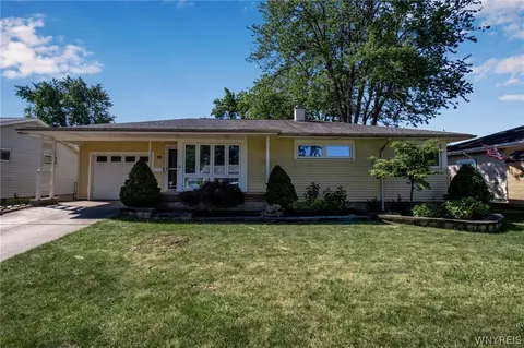 39 Greentree Rd, Tonawanda, NY 14150