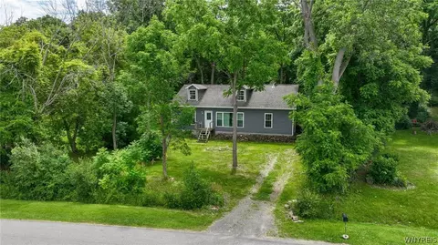4800 Carter Dr, Cambria, NY 14094