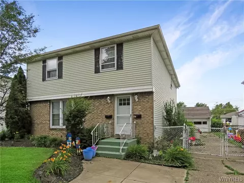 47 Lille Ln, Cheektowaga, NY 14227