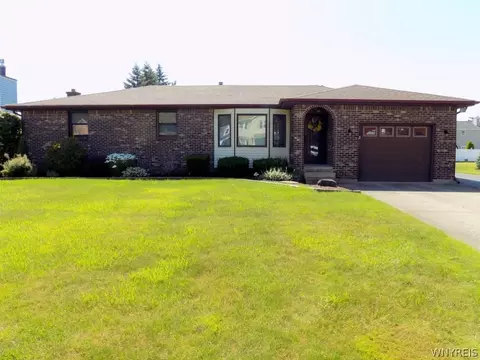 7188 Winbert Dr, Wheatfield, NY 14120