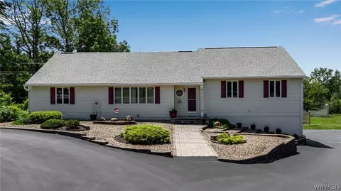 5374 Reiter Rd, Wales, NY 14052