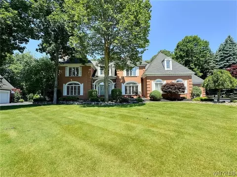 9690 Rocky Pt, Clarence, NY 14031