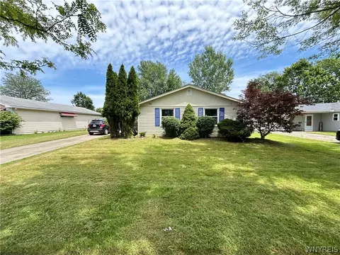 83 Susan Dr, Depew, NY 14043