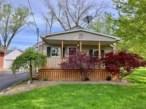 75 Summer St, Lockport, NY 14094